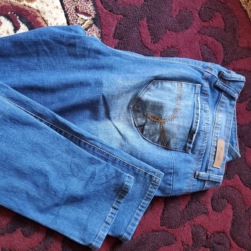 WANNA BETTA BUTT ROYALTY FOR ME